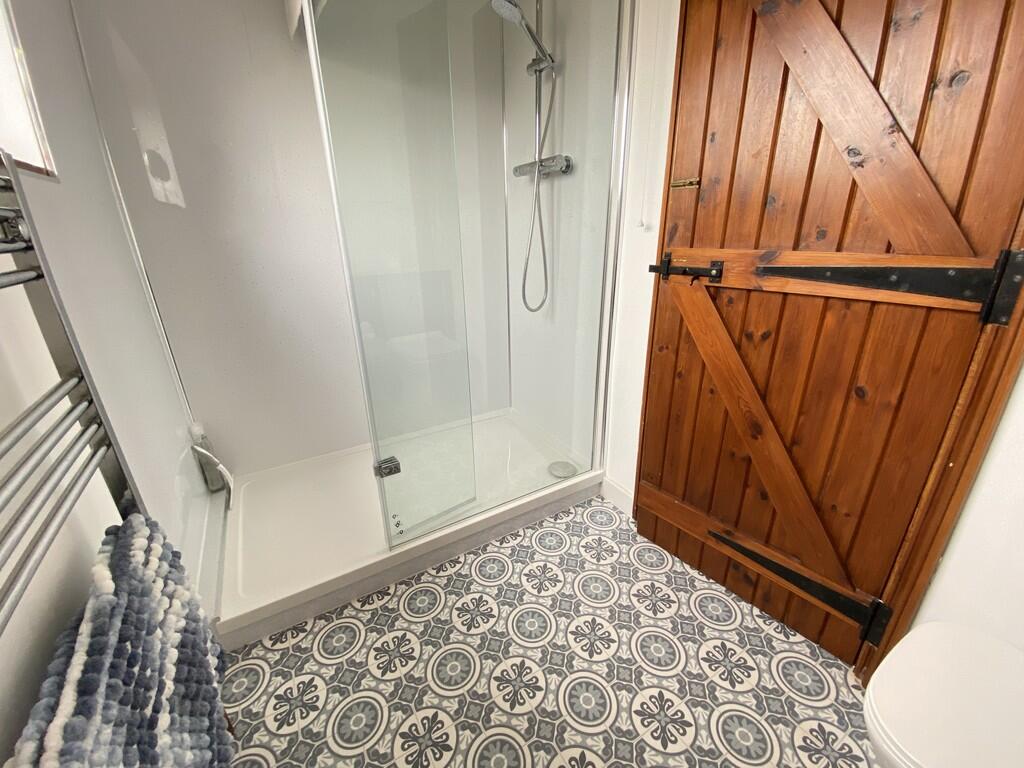 First floor showe...