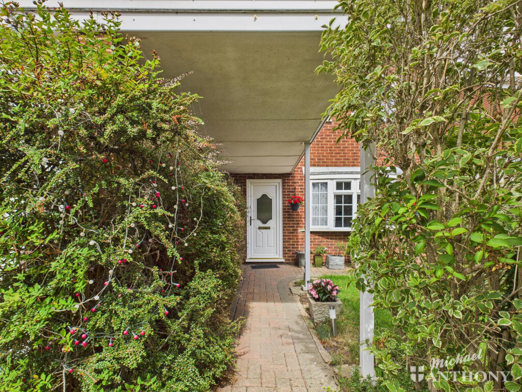 CAM03852G0-PR0377-STILL031