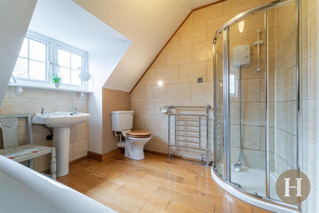 Hadleigh Estate Agents-29.jpg