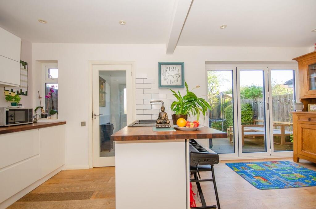 Kitchen-breakfast room.jpg