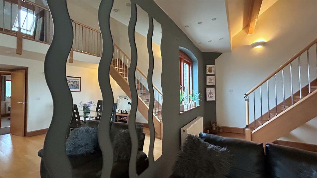 Living Room 4.jpg