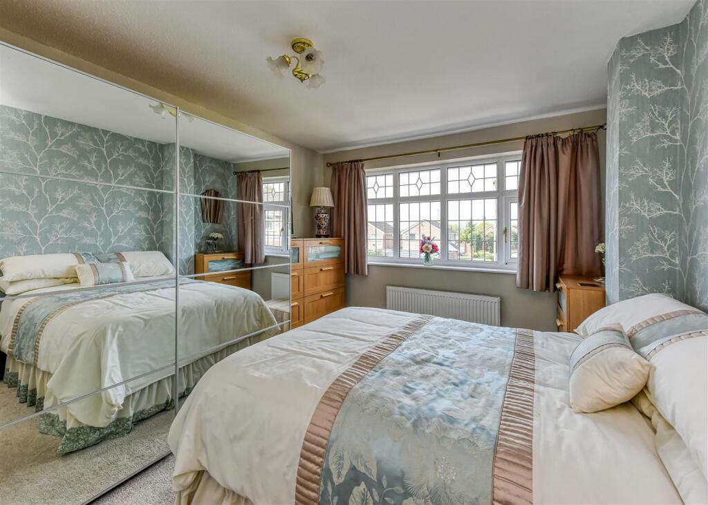 4 The Grange-Bedroom 2.jpg