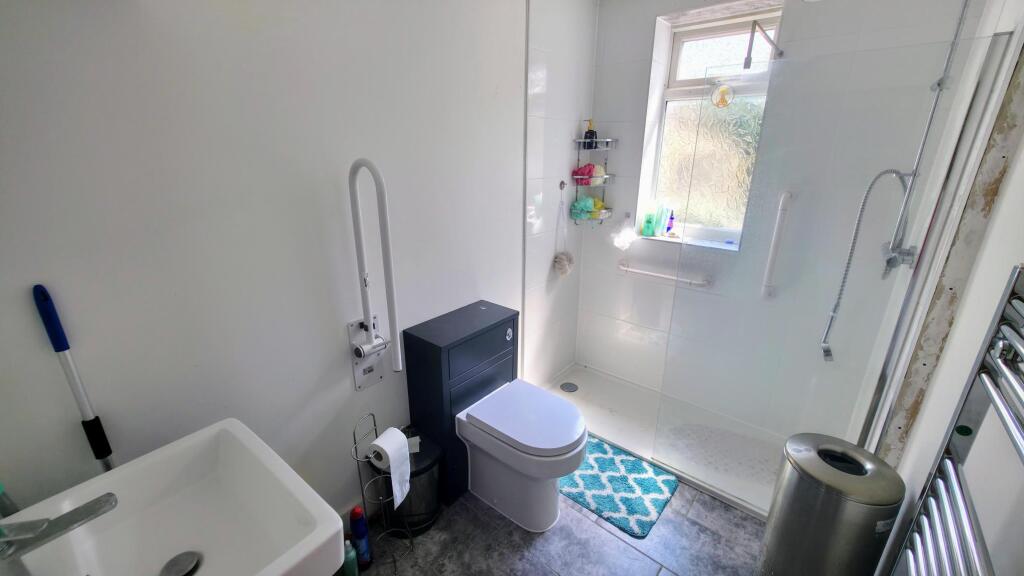 Ground floor Bathroom