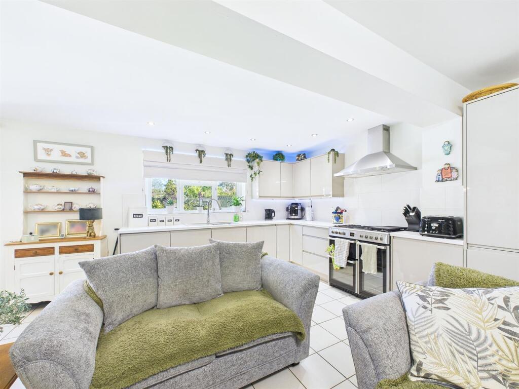 Open Plan Kitchen/Dining/Living Area