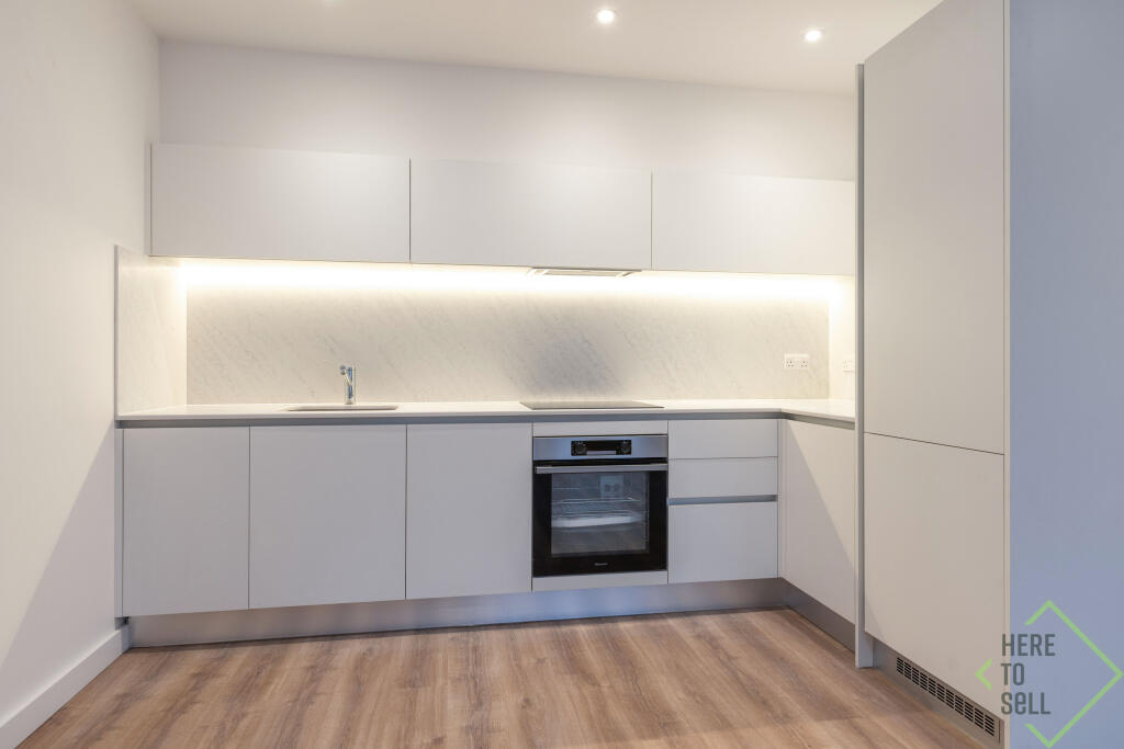 369 Green Lanes, London, N13 4JH-56