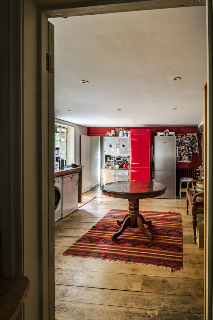 279540 - MH.hr-9.jpg