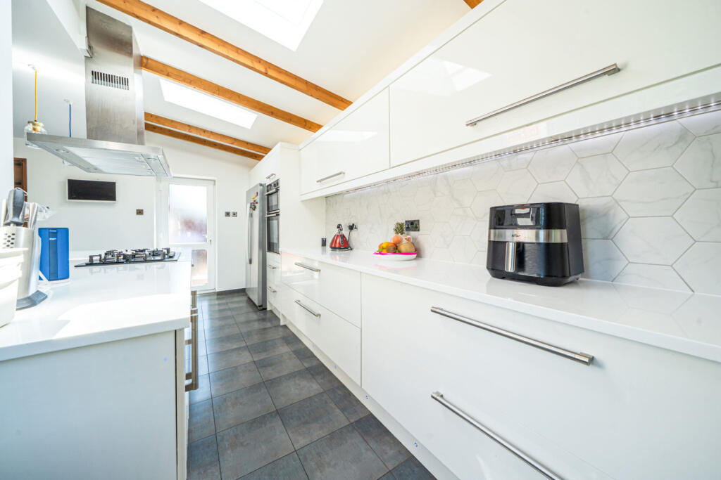 17-6824513fe3061-...