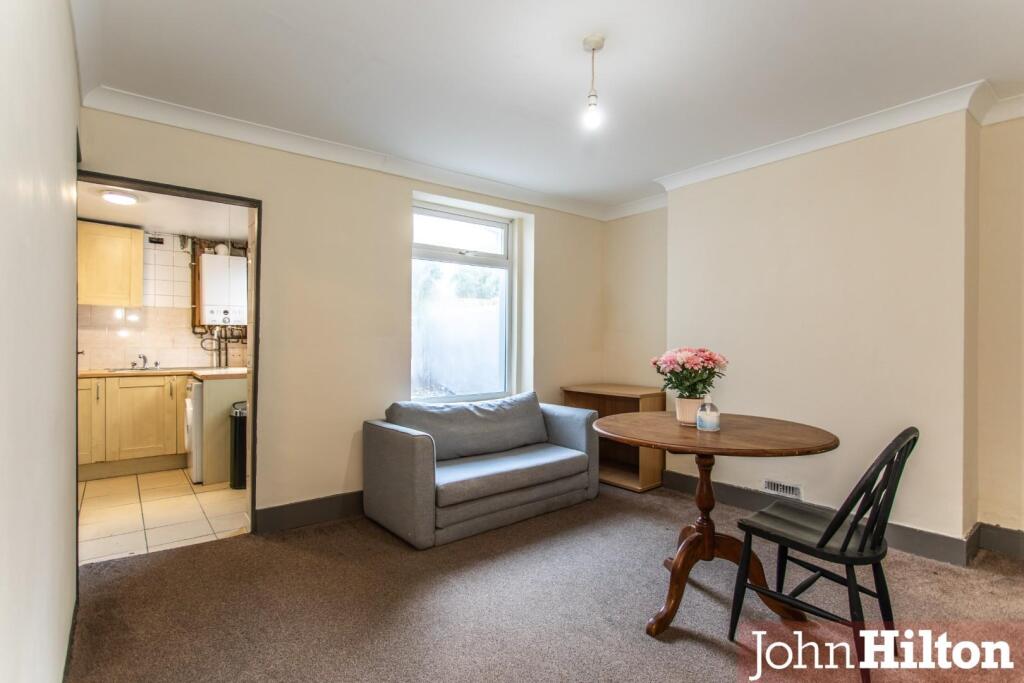 Caledonian Road-14.jpg