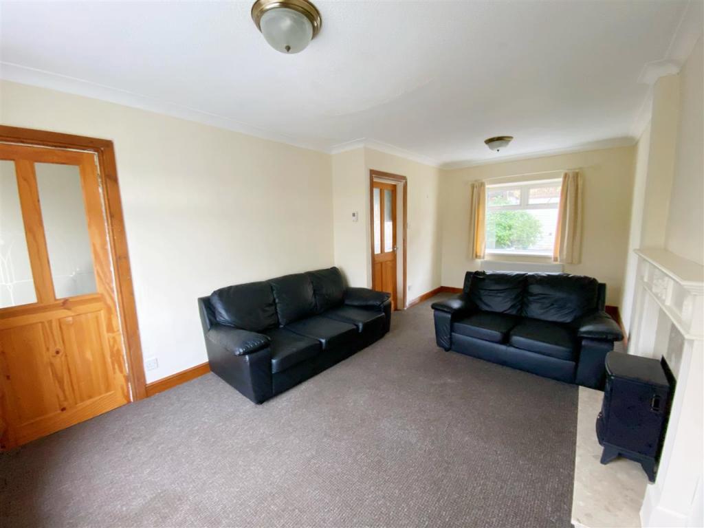 Lounge 2.jpg