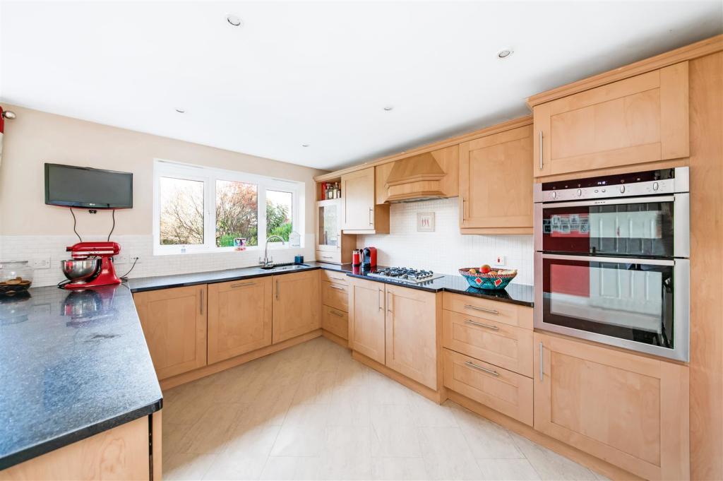 BREAKFAST KITCHEN