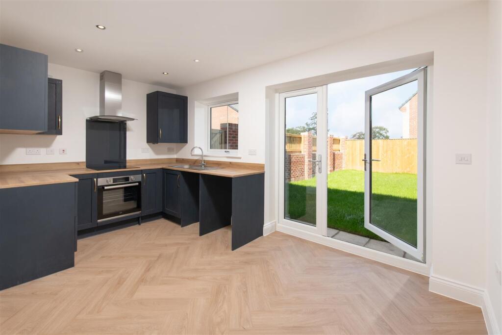 002 Newett_ParsonsGreen__Plot22_Kitchen.jpg