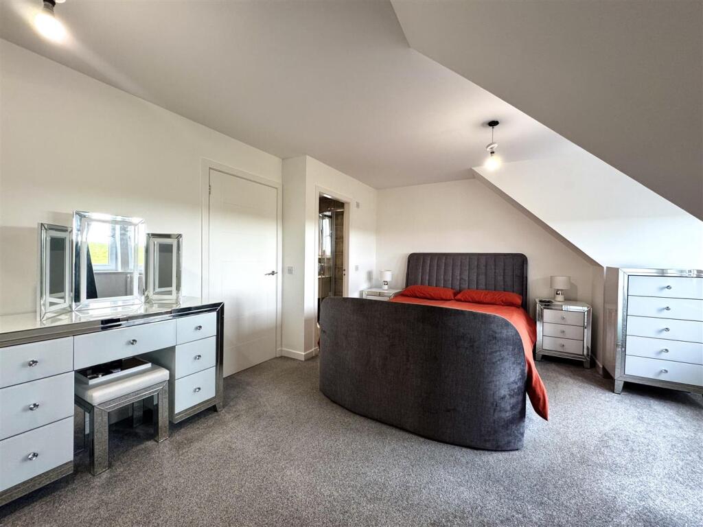 Master/En Suite