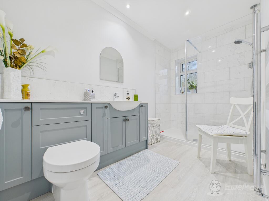 Ensuite to Principal Bedroom