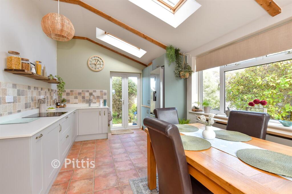 Kitchen/Dining Area