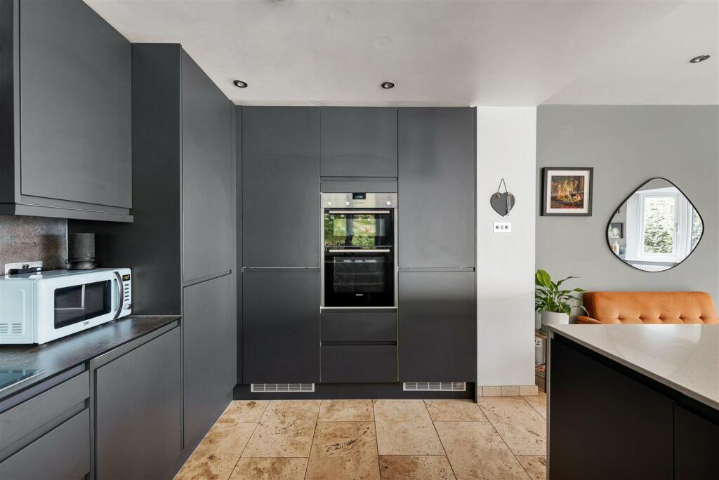 Forest View, E4