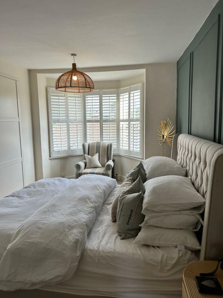 bedroom 3 18 high street.jpg