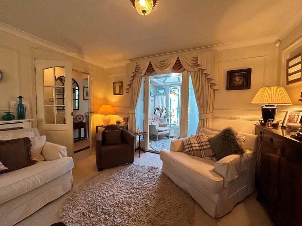 FORMAL SITTING ROOM