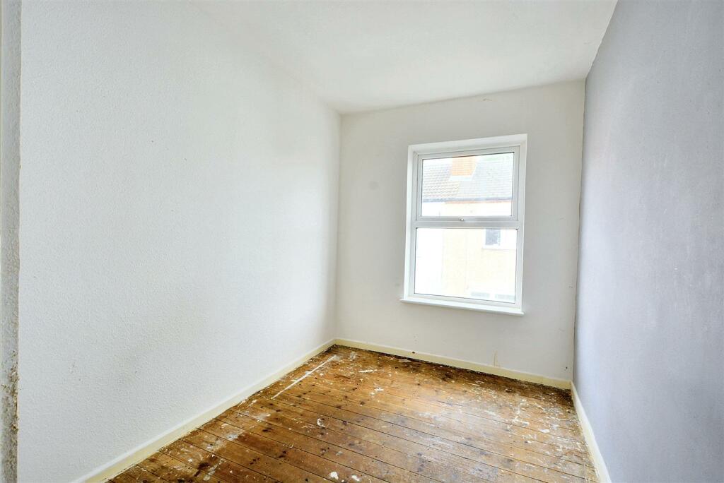 Bedroom 3_2.jpeg