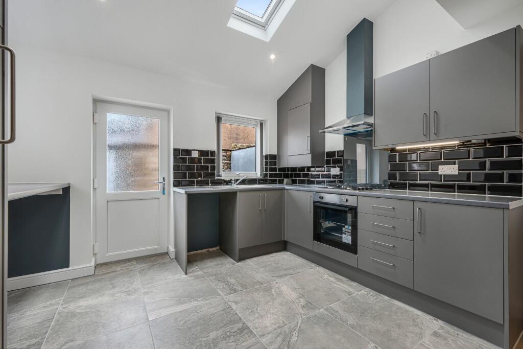 46 Marsh House Lane HDR-11.jpg