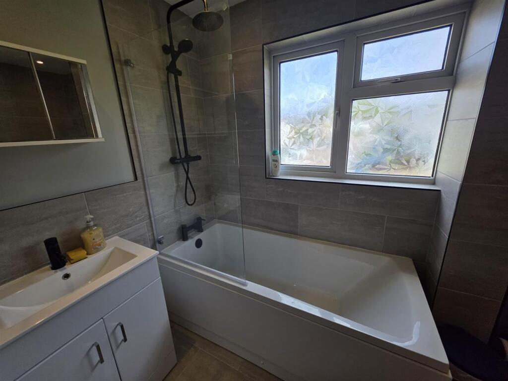 WhatsApp Image 2025-09-15 at 12.46.50_7b301f12.jpg