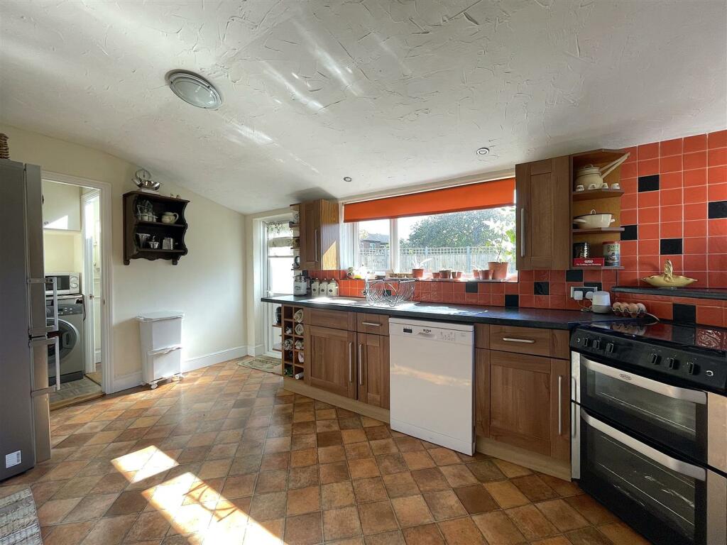 Kitchen (1).jpeg