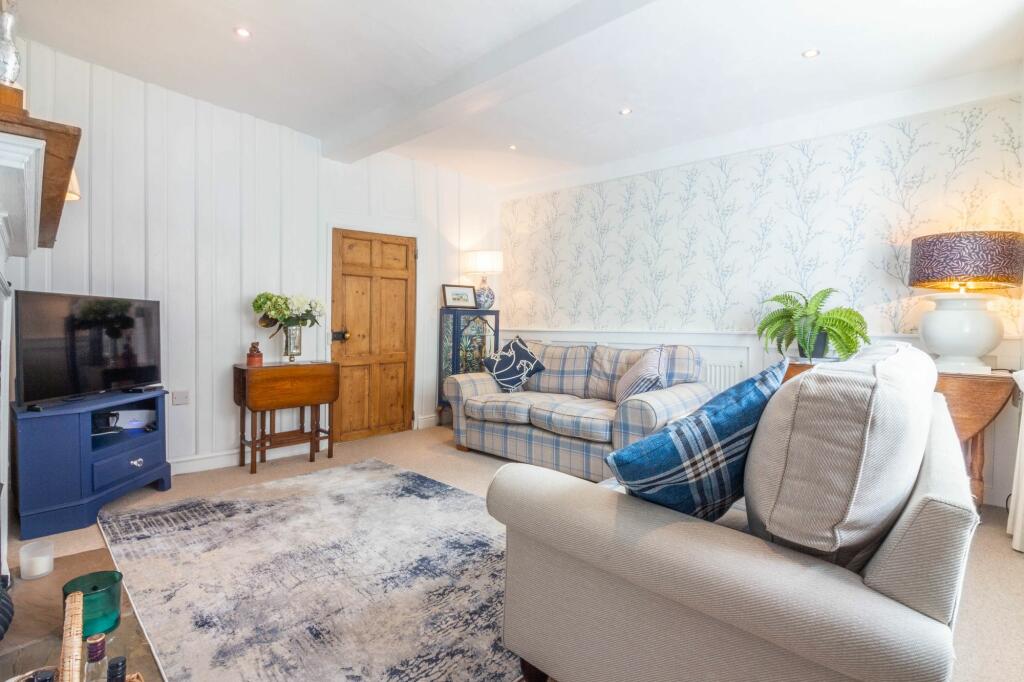 SITTING ROOM