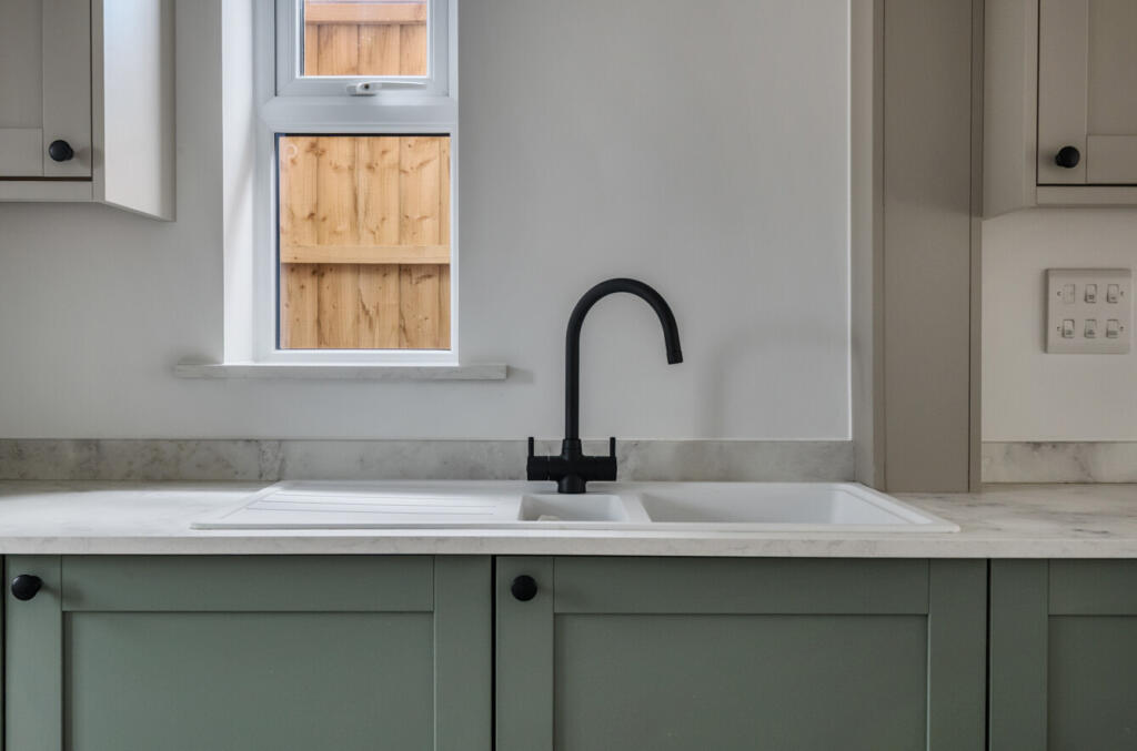 1320665-25-686bd0...