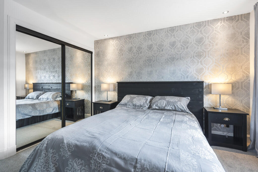 8 Fowler Cresent,...