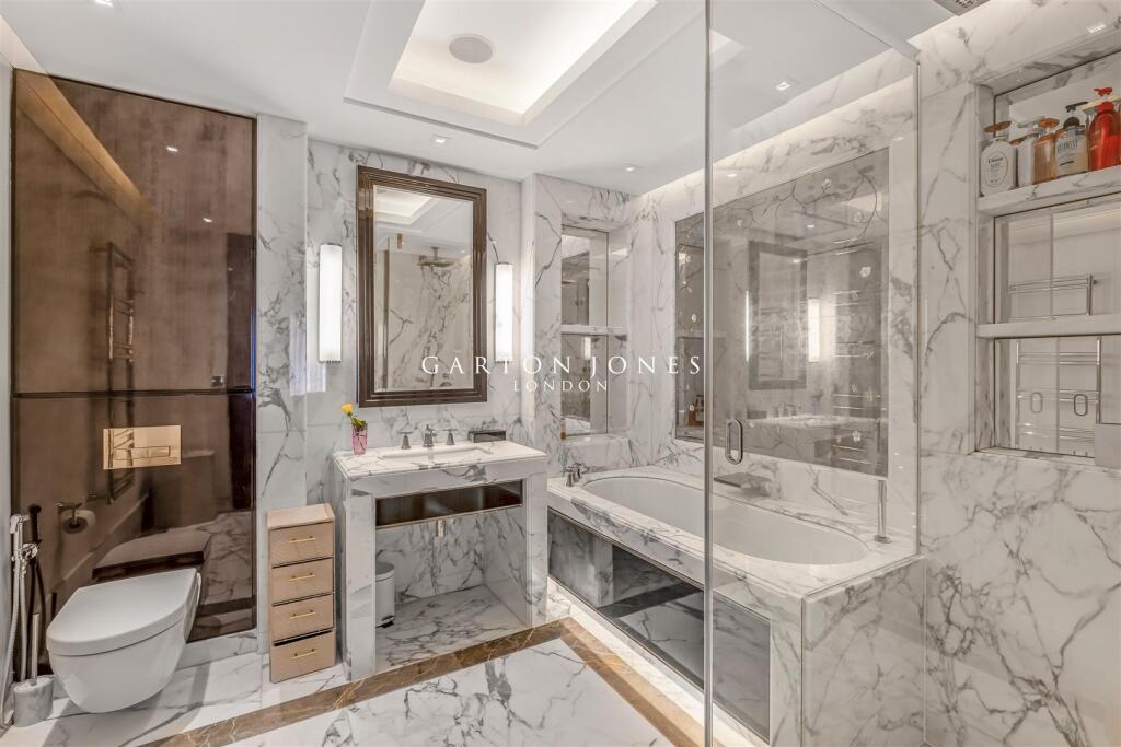 Master En-Suite