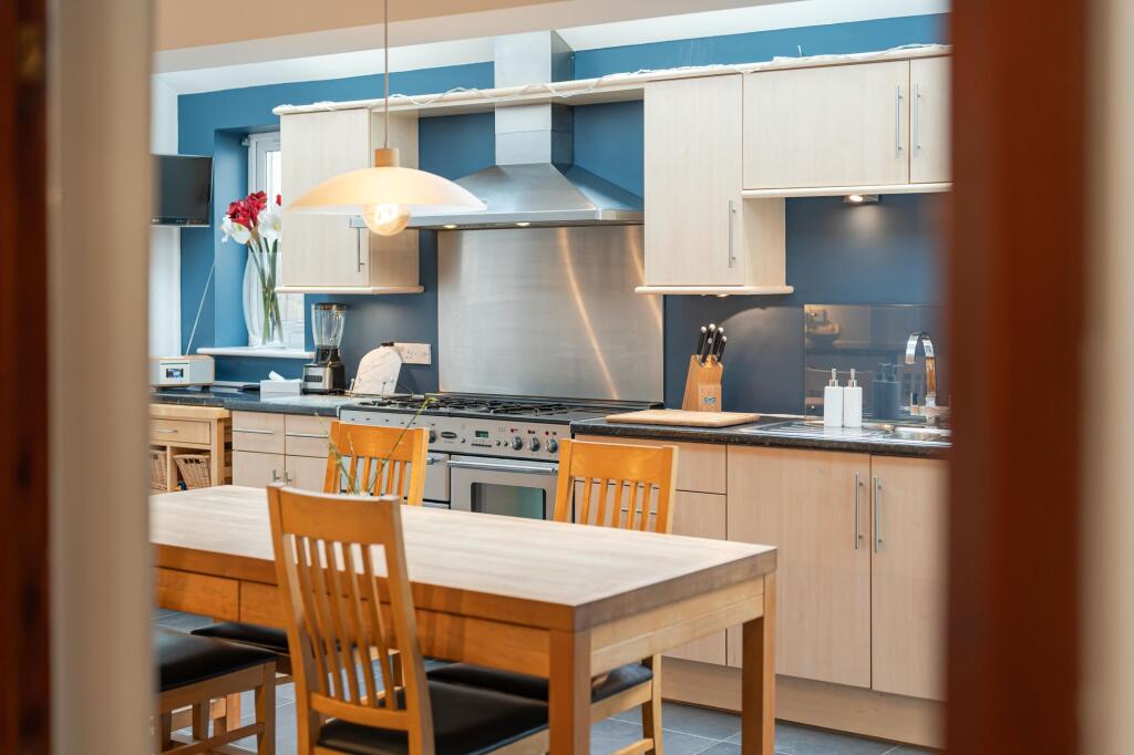 Kitchen / Breakfast Room