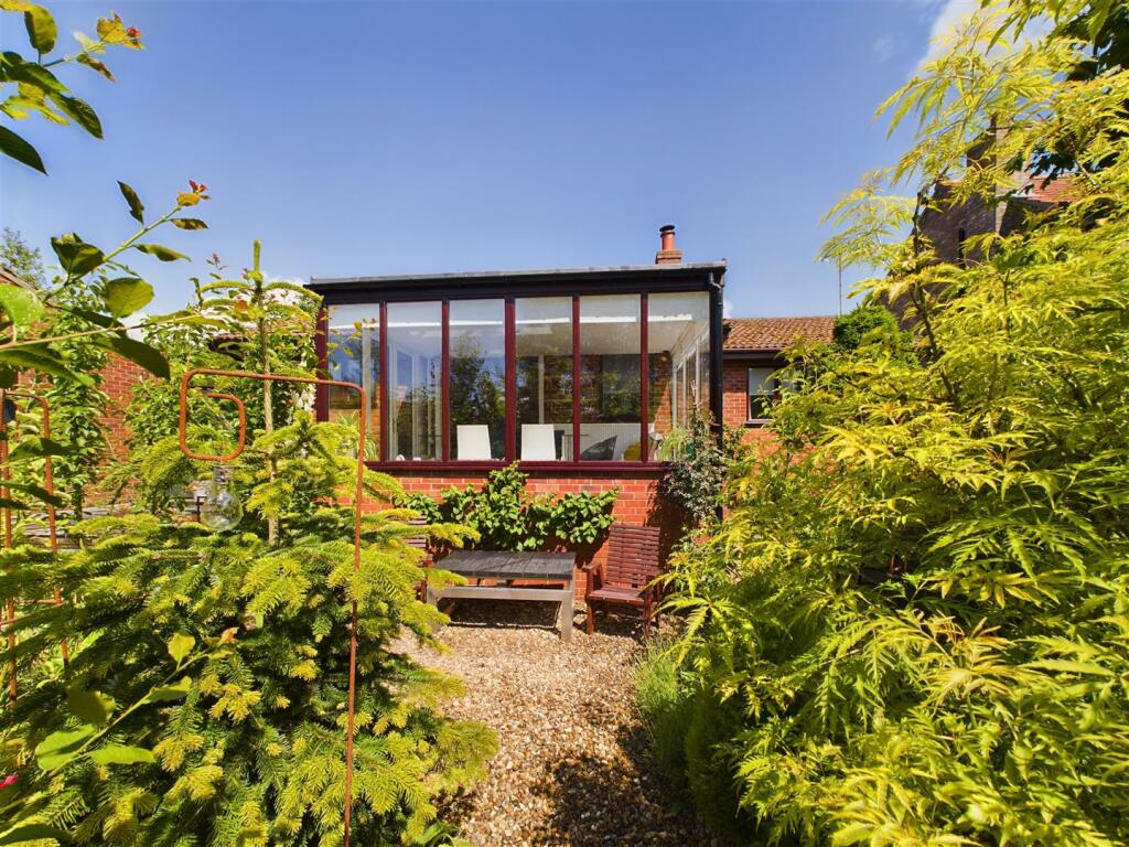 SUN ROOM