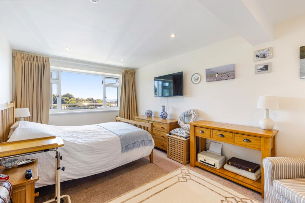 A10 - Flat 28, Holme Court Warrberry Road Torquay 