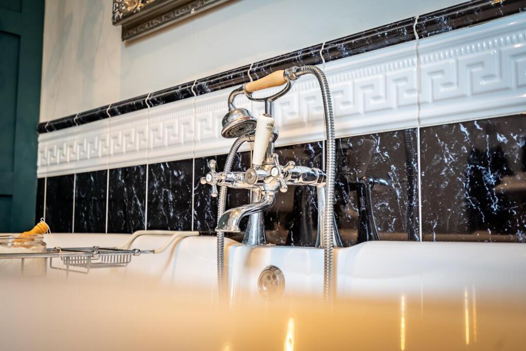 cleveland street-24.jpg