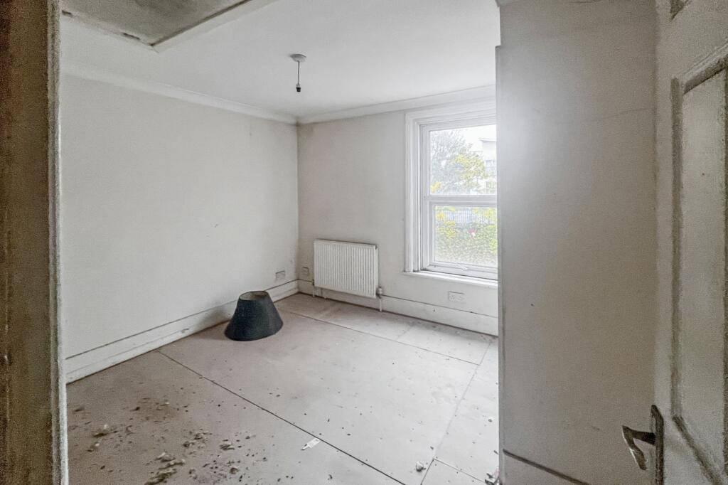 159 Kingston Road, Leatherhead, Surrey, KT22 7NX