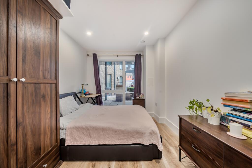 Bedroom 2 (2)