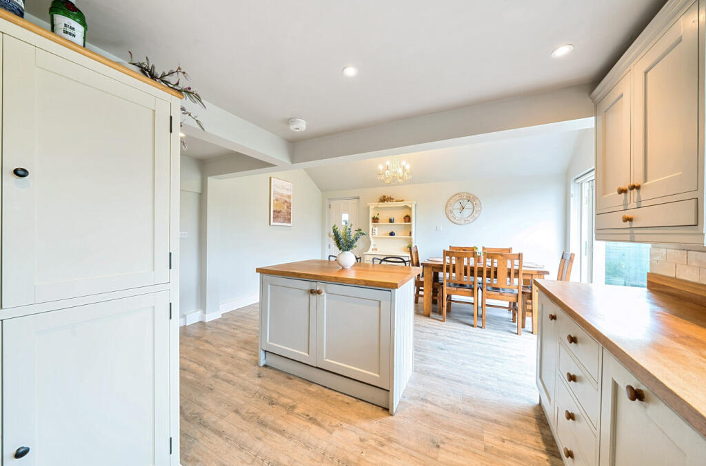 1329388-15-688b8d...