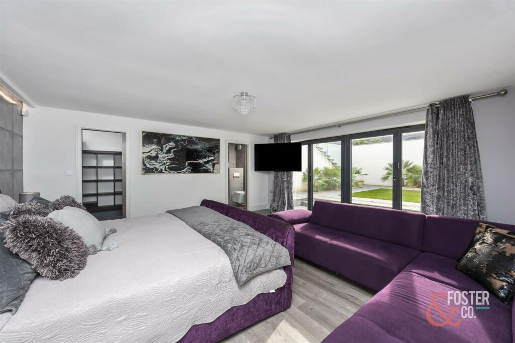 Hill Drive, 17-042.jpg