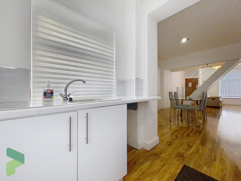 Open Plan Fitted ...