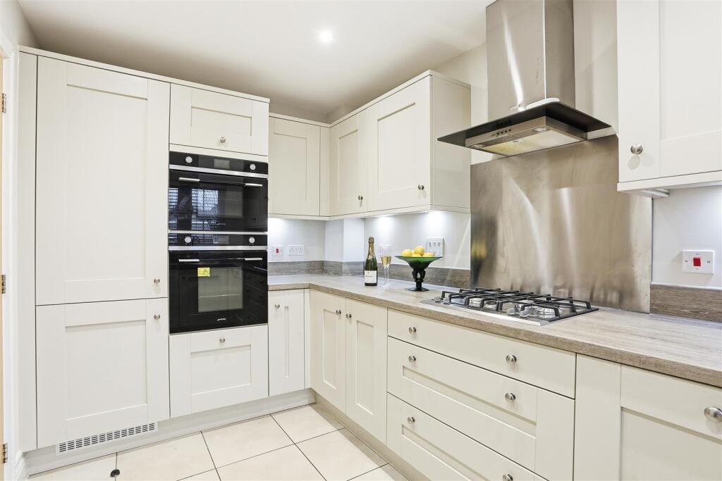 1590753081 - 2 Stanton Grove, KT20 - 7.jpg