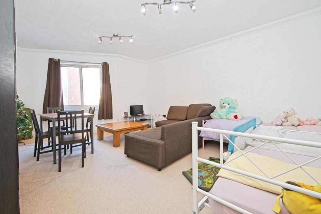 Living/Dining Area