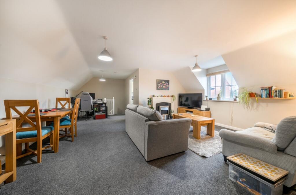 1381410-7-6914776ca1469-ARW