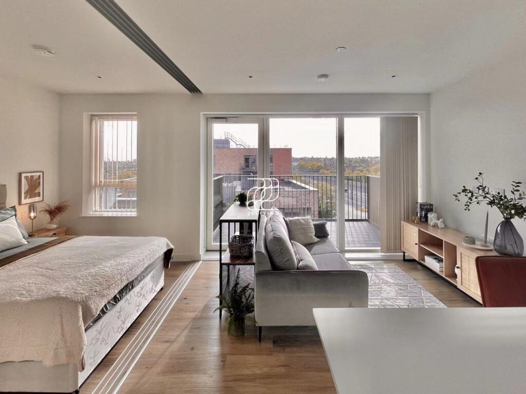 Blenheim Mansions, London, N8