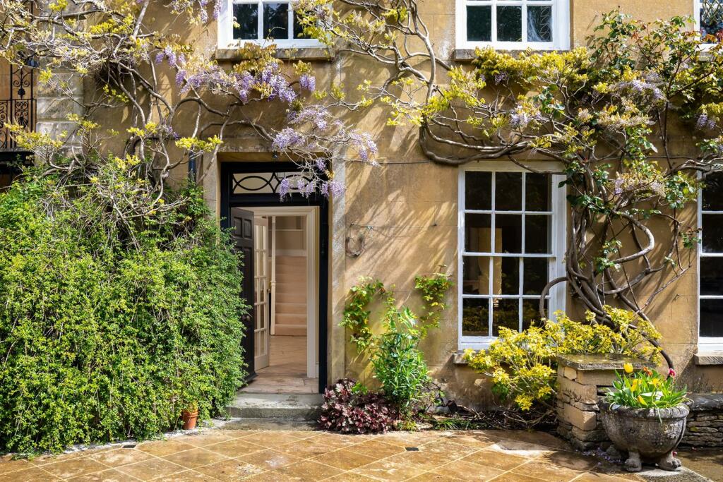 15 - Chipping Croft - GL8 8DQ - Web.jpg