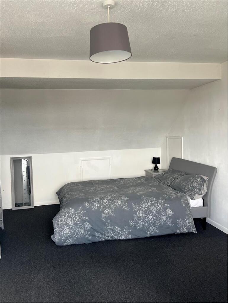 bed.jpg