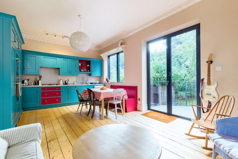 Kitchen/Dining...