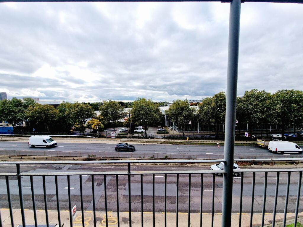 Wendover Court, Western Avenue W3 0TG