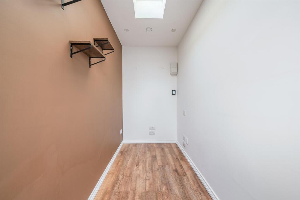 50 Salisbury Court-29.jpg