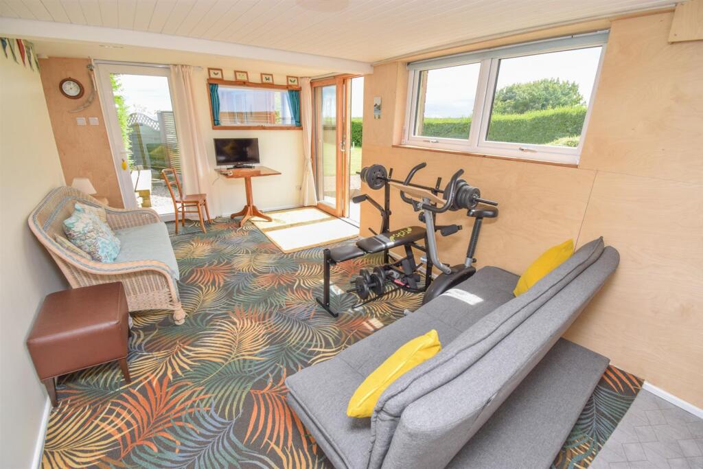 GARDEN ROOM.jpg