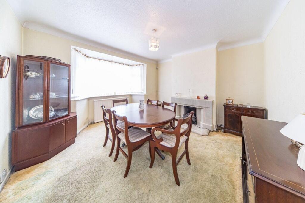 10 fairholme ave dining room 2.jpg