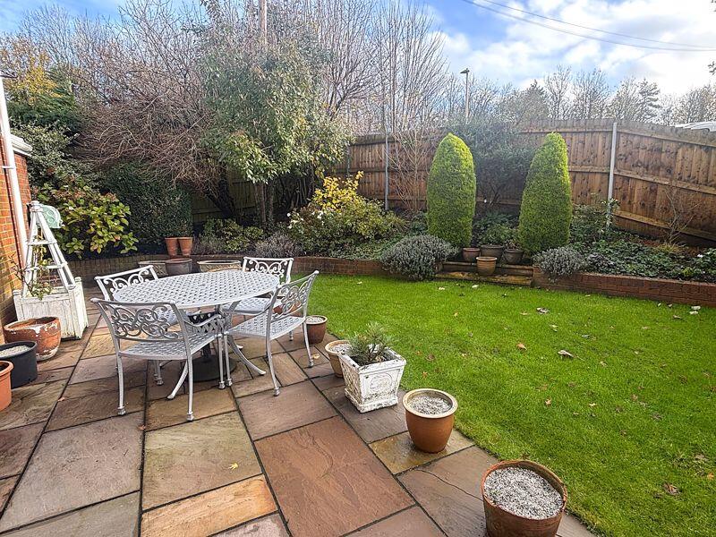 Holywell Crescent, Abergavenny